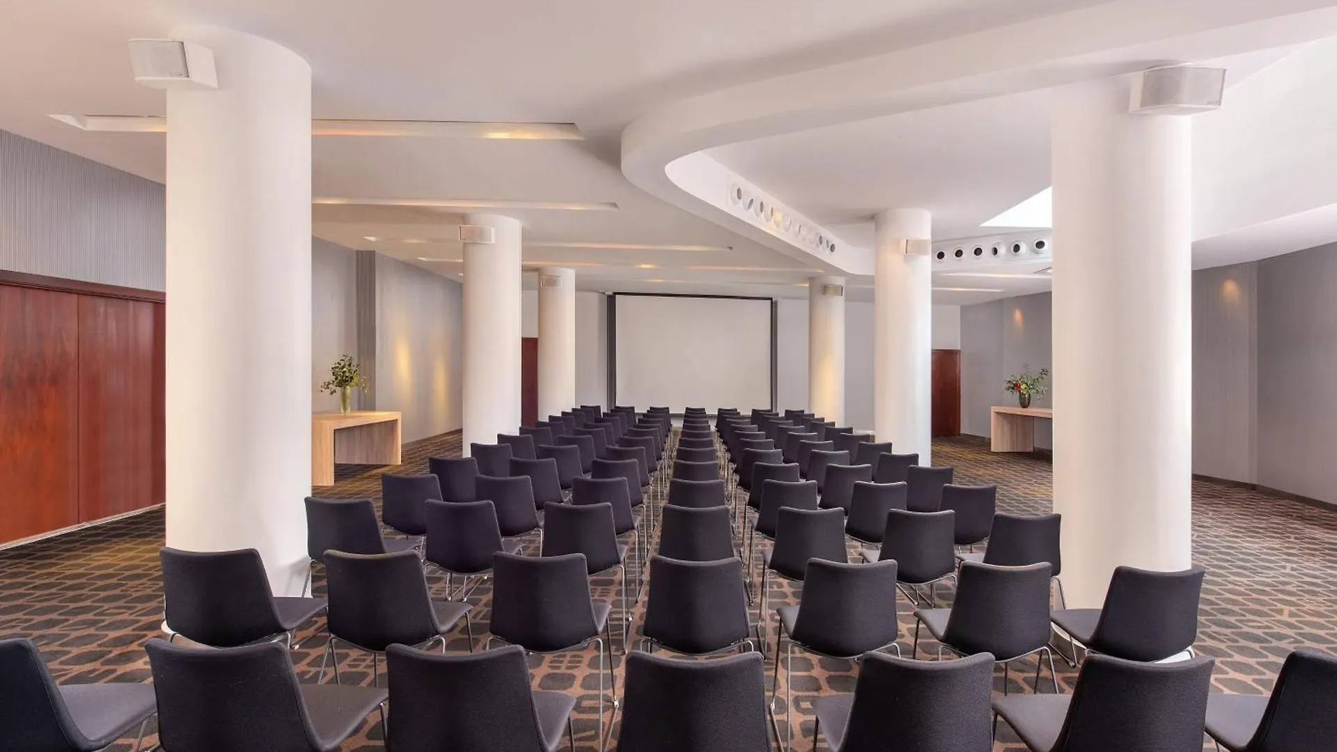 Отель Le Meridien Барселона