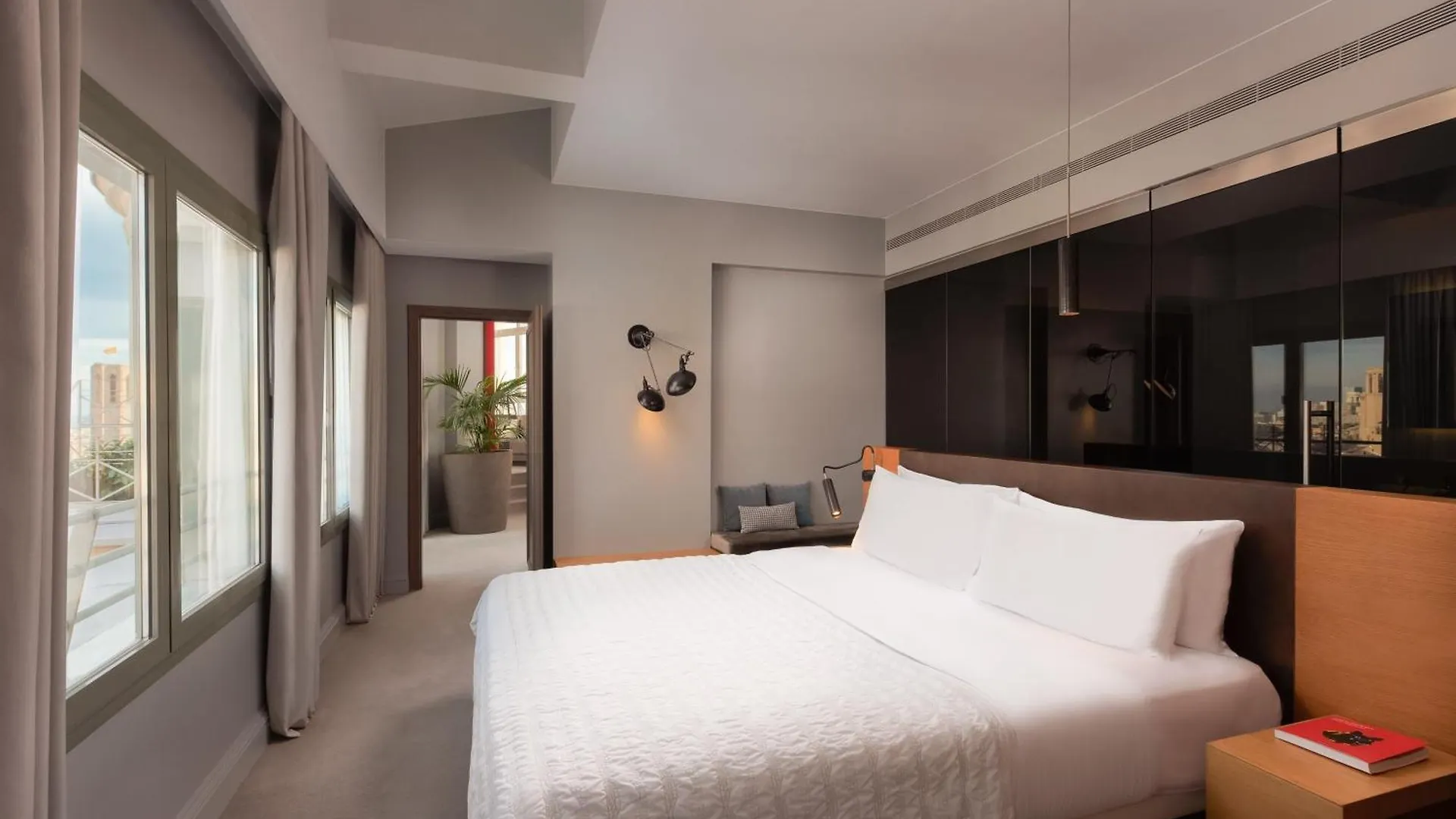 ***** Отель Le Meridien Барселона Испания