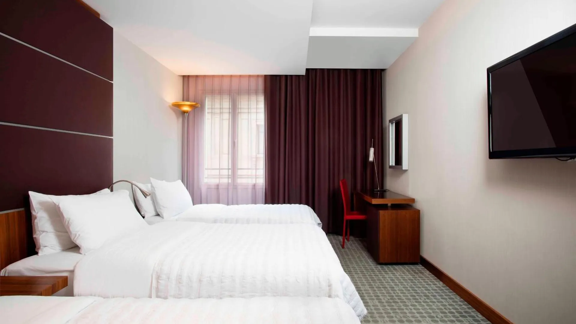 Le Meridien Барселона 5*,